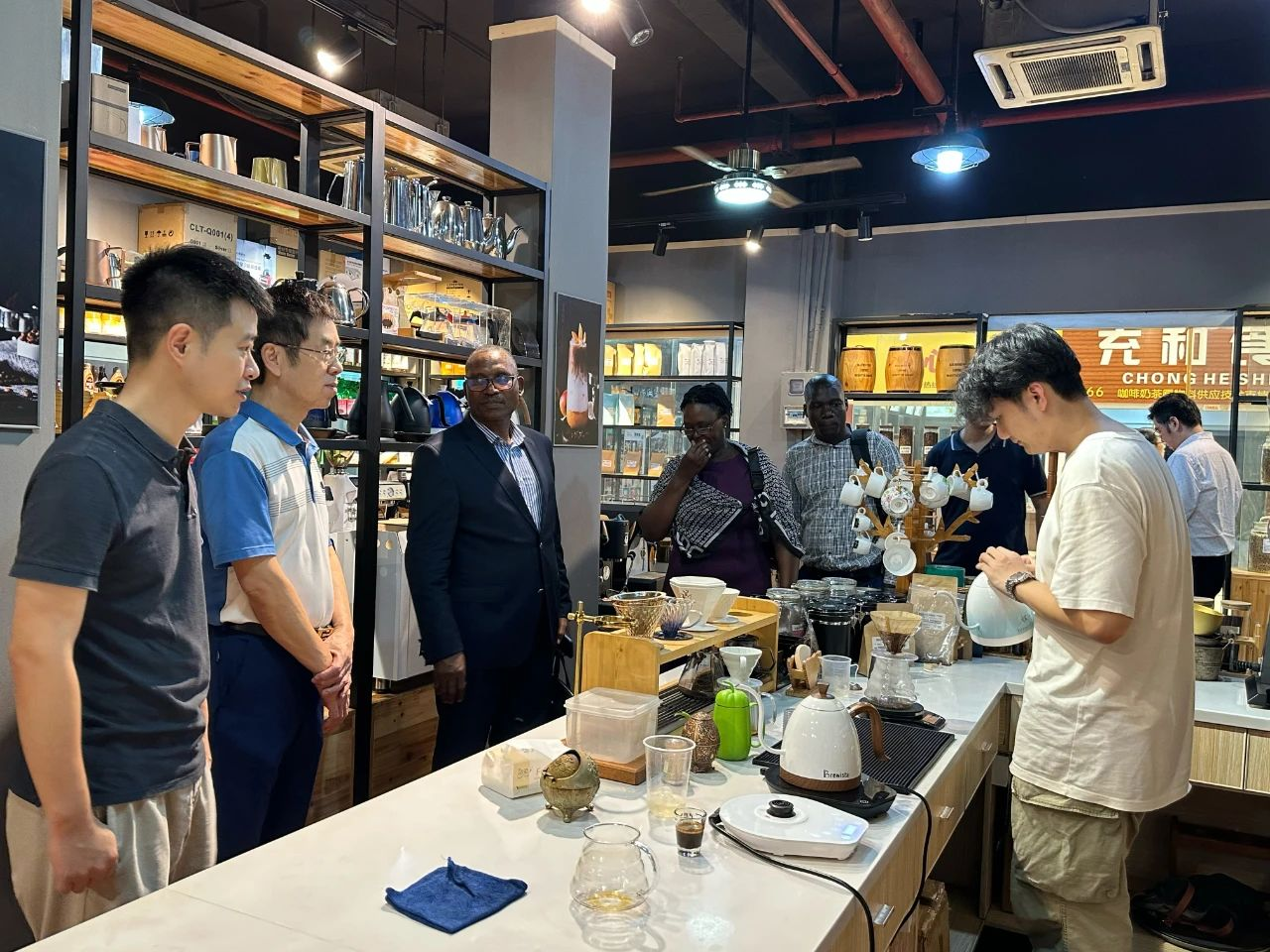 烏干達咖啡發展局(UCDA)總裁來訪金達 烏干達咖啡發展局(UCDA)總裁來訪金達