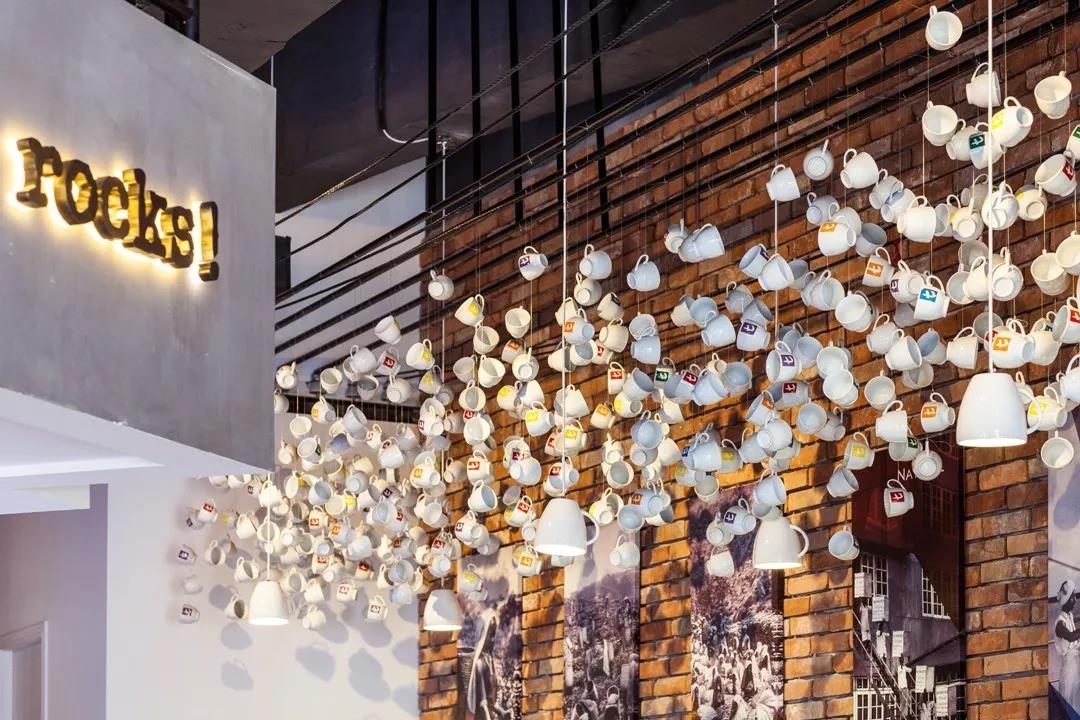 廣州金達(dá)咖啡飲品城-打卡網(wǎng)紅奶茶店,設(shè)計(jì)出顧客喜愛的樣子! 廣州金達(dá)咖啡飲品城-打卡網(wǎng)紅奶茶店,設(shè)計(jì)出顧客喜愛的樣子!