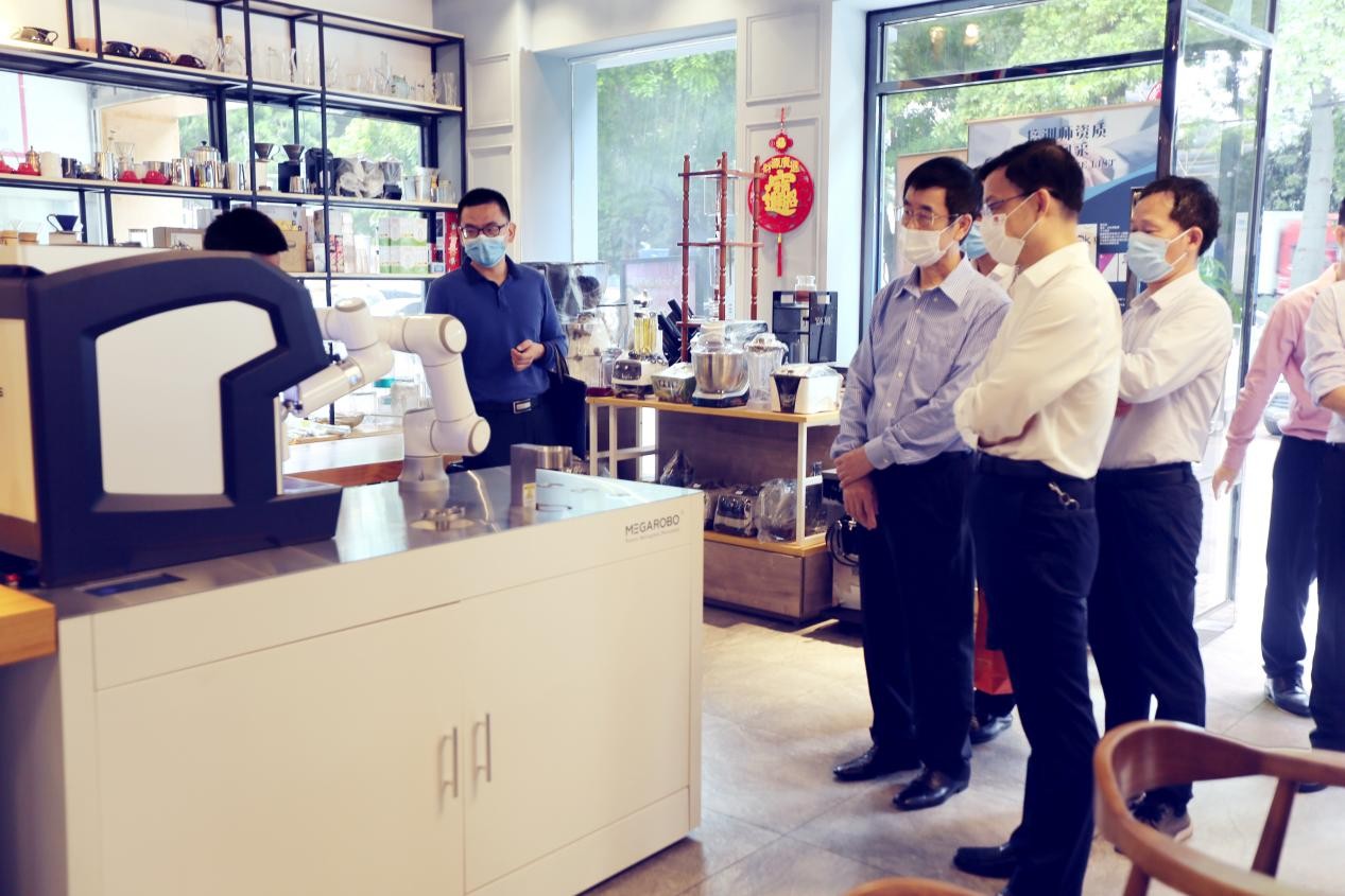 廣州市貿(mào)促會楊勇主任一行蒞臨金達(dá)咖啡飲品城調(diào)研指導(dǎo)工作