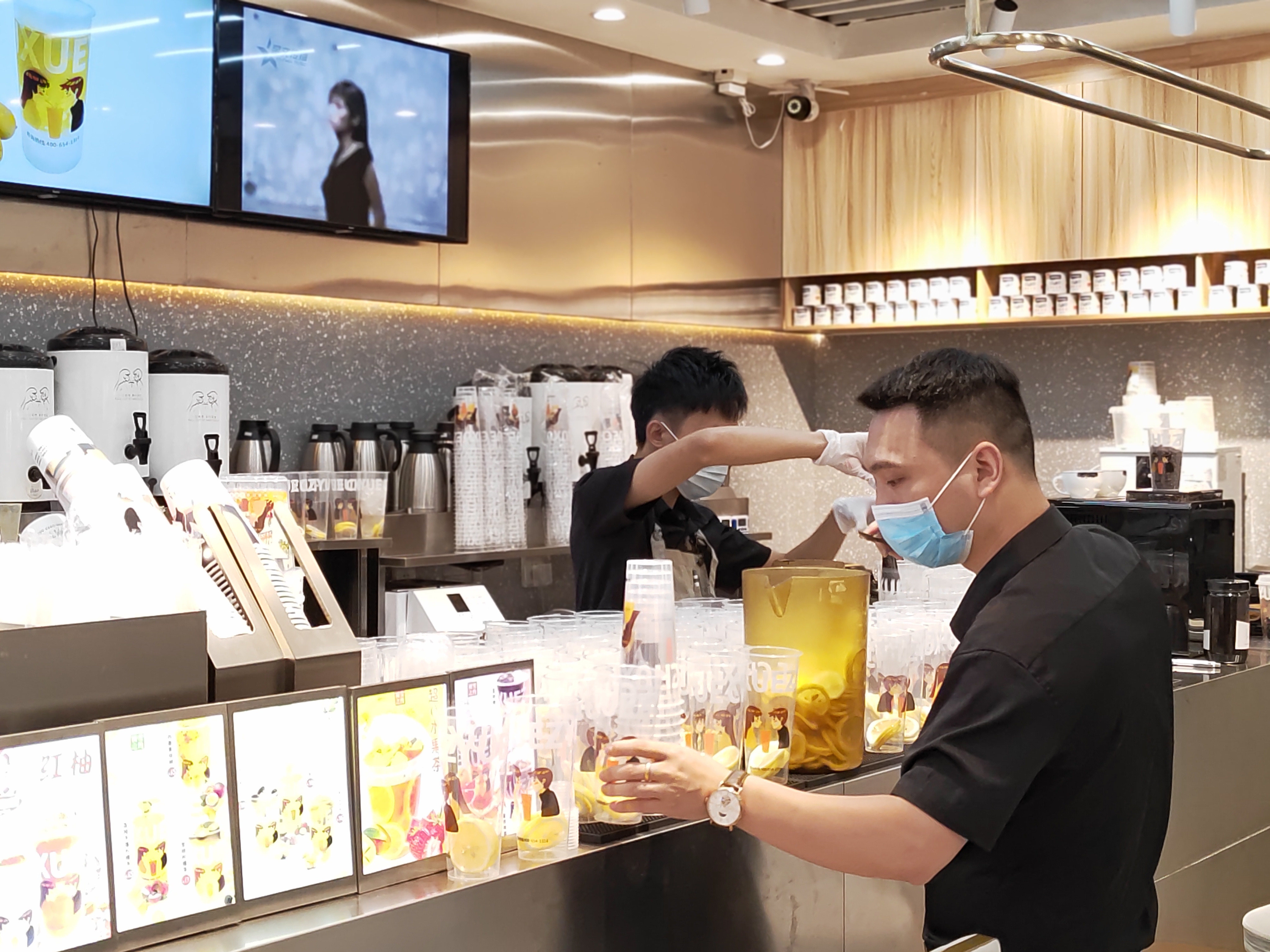 金達咖啡飲品城連續多次參與支持白云區防疫抗疫工作,履行社會責任 金達咖啡飲品城連續多次參與支持白云區防疫抗疫工作,履行社會責任