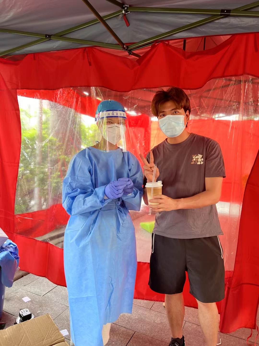 金達咖啡飲品城商戶眾志成城支援戰“疫”的故事得到了多家大型媒體的報道和轉載 金達咖啡飲品城商戶眾志成城支援戰“疫”的故事得到了多家大型媒體的報道和轉載