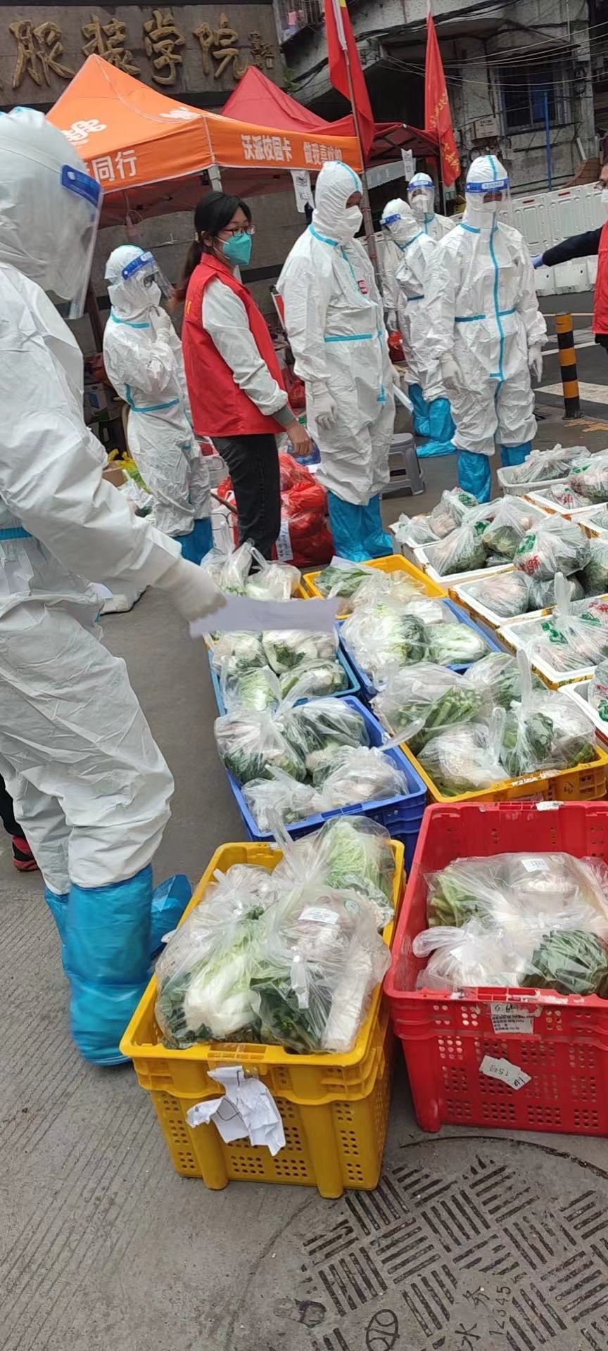 廣州白云區政府相關部門向金達咖啡飲品城及眾商家贈送“助力抗疫 愛心奉獻”的錦旗和感謝信 廣州白云區政府相關部門向金達咖啡飲品城及眾商家贈送“助力抗疫 愛心奉獻”的錦旗和感謝信