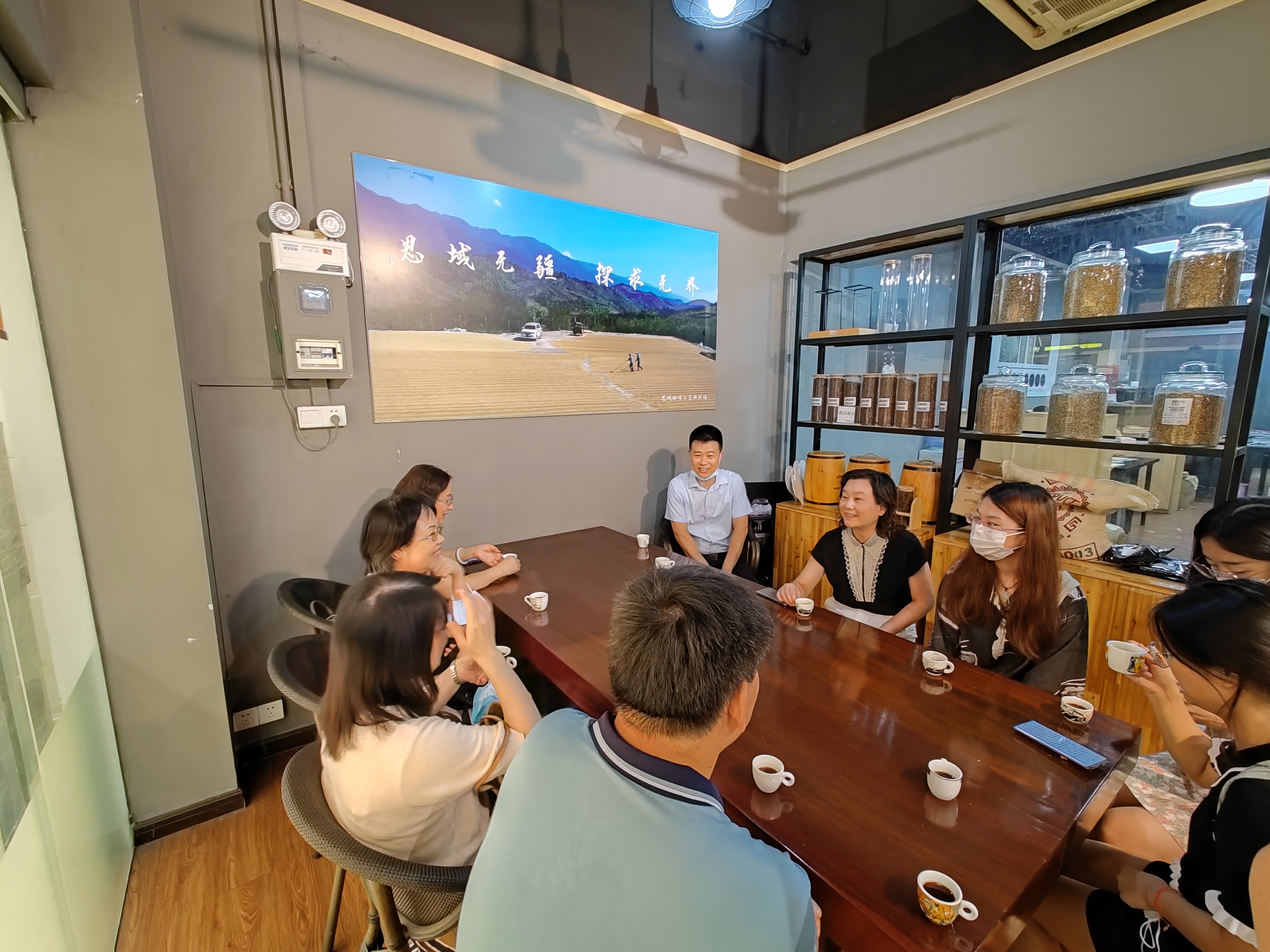 中國市場學會一行蒞臨金達調研并召開食品食材商圈座談會 中國市場學會一行蒞臨金達調研并召開食品食材商圈座談會