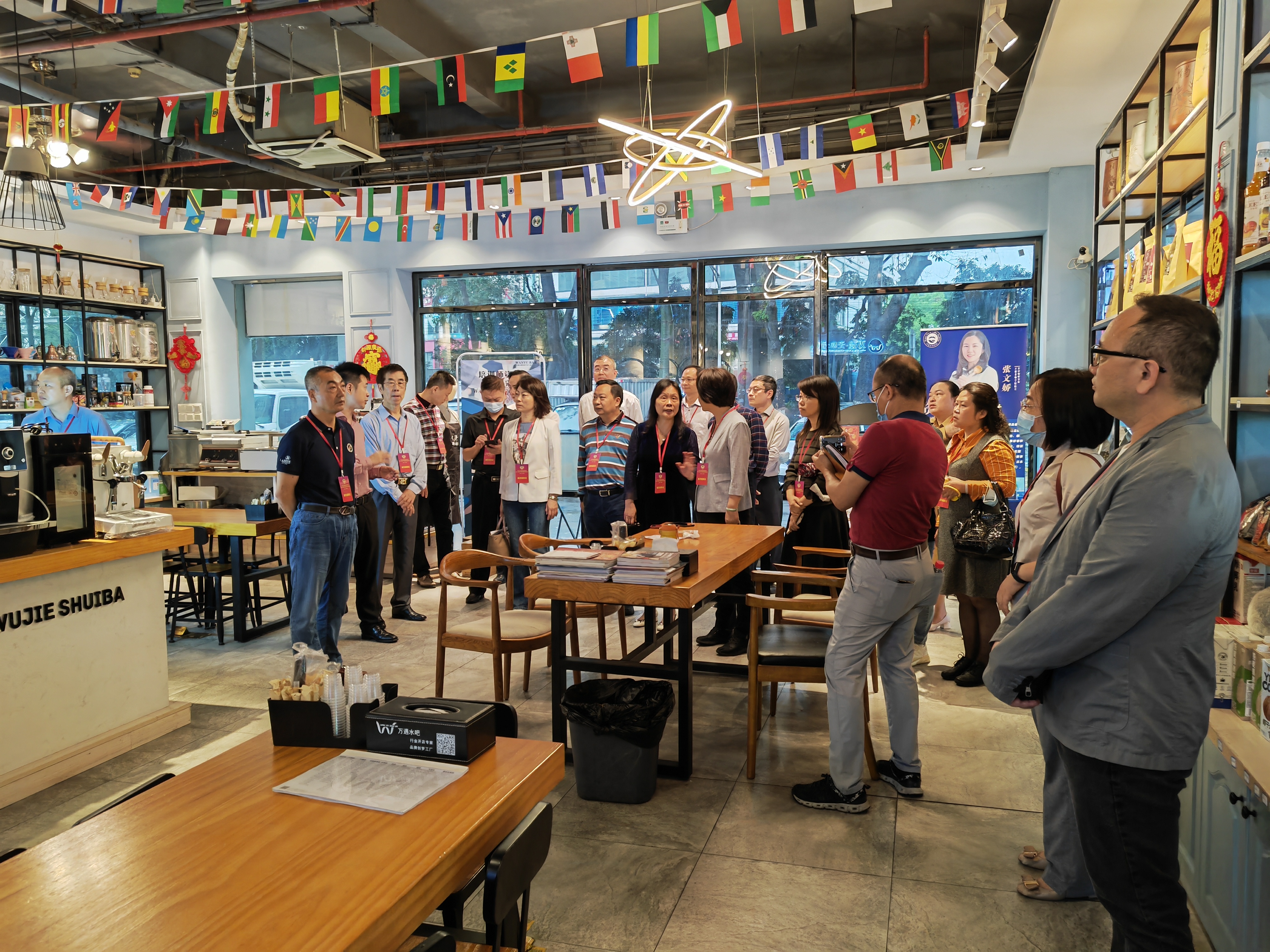 廣州荔灣政協陳錚衡副主席一行蒞臨金達調研咖啡產業人才服務驛站的建設 廣州荔灣政協陳錚衡副主席一行蒞臨金達調研咖啡產業人才服務驛站的建設