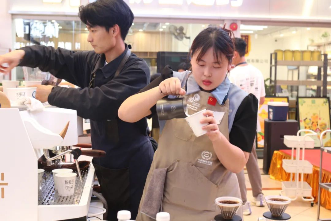 廣東經視:非洲咖啡飄香白云國賽現場 奏響中非經貿文化交流新樂章(轉載) 廣東經視:非洲咖啡飄香白云國賽現場 奏響中非經貿文化交流新樂章(轉載)